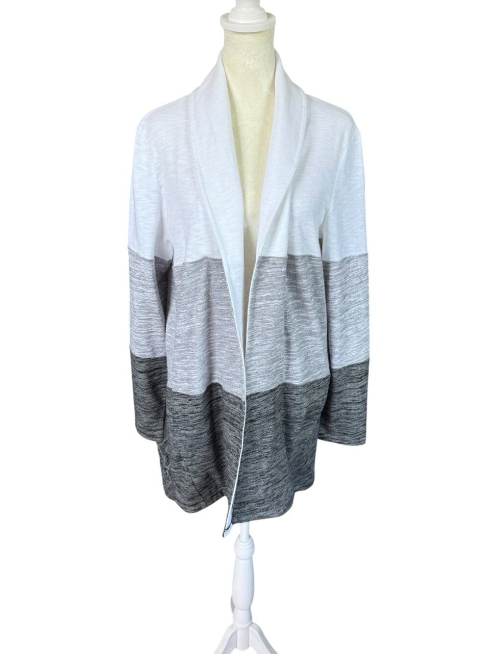 Talbots gray and white long sleeve cardigan sweater with pockets women's small